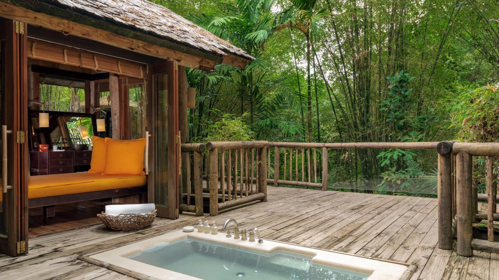 Sunset Ocean View Pool Villa Suite, Outdoor Bathroom