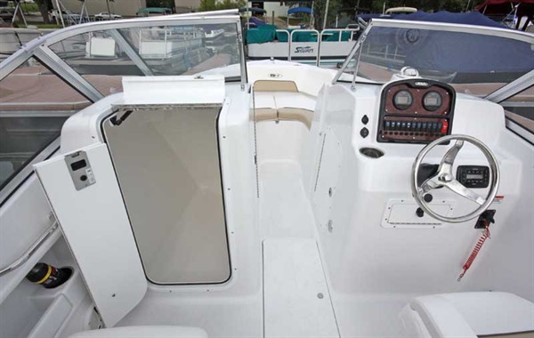 2015 Sea Hunt 21'  Escape Power Boat