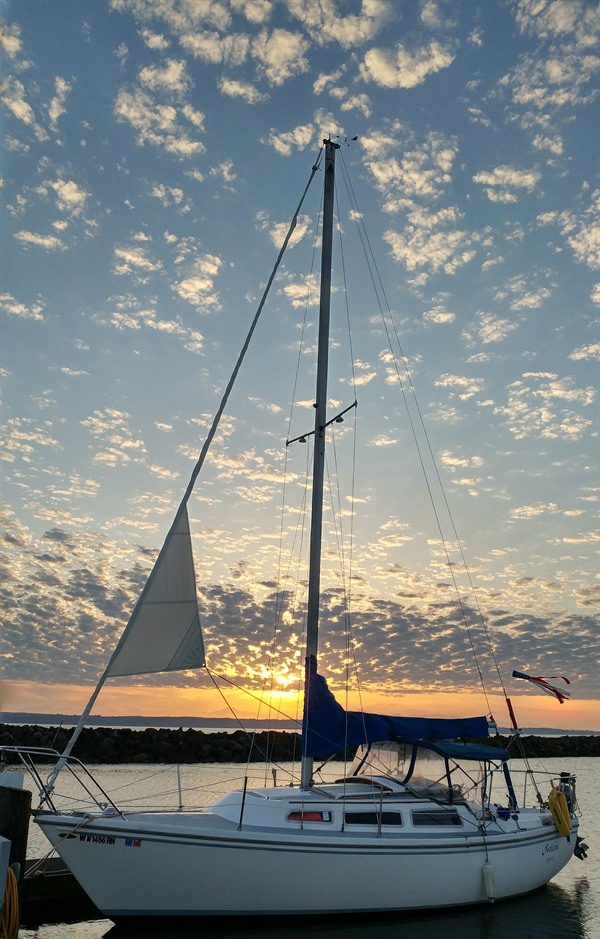 1978 Catalina 27  Sailboats