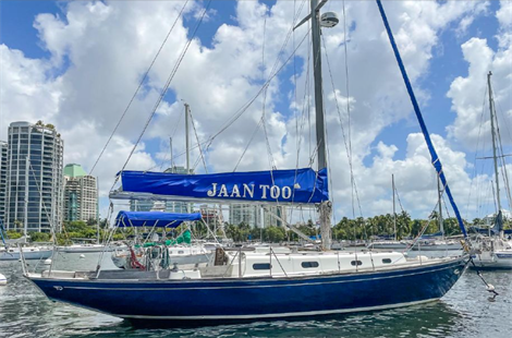 Hinckley Sailboat in Coconut Grove